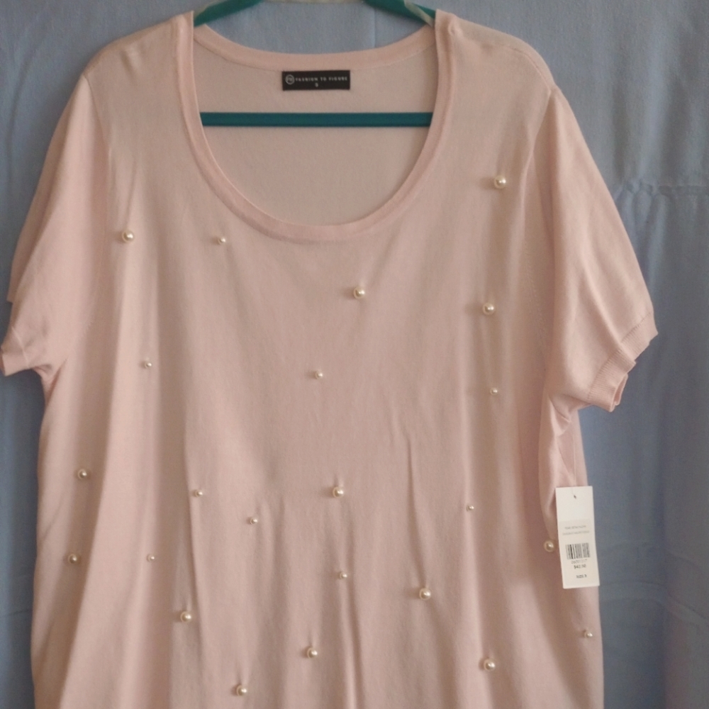 Pink short sleeve, sweater with white pearls